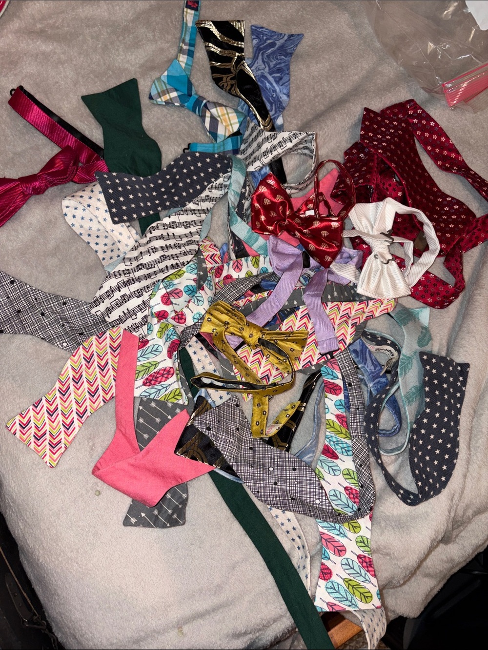 19 Adjustable Bow Ties and self tie bow ties Set - Multicolor